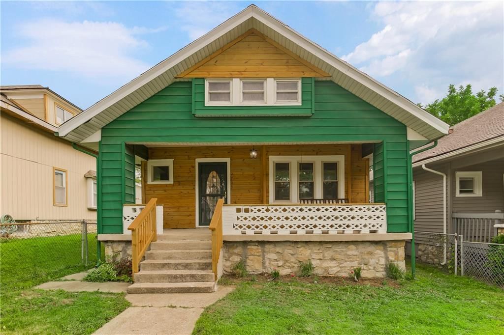2735 Bales Avenue — photo 2