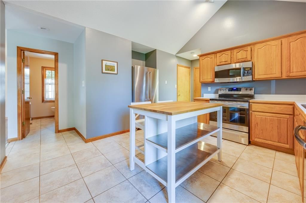 Photo 9 of 35 - 2900 Atchison Circle