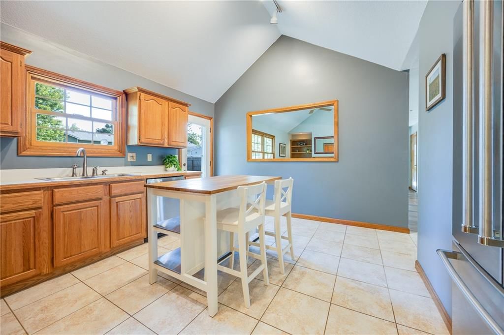 Photo 11 of 35 - 2900 Atchison Circle