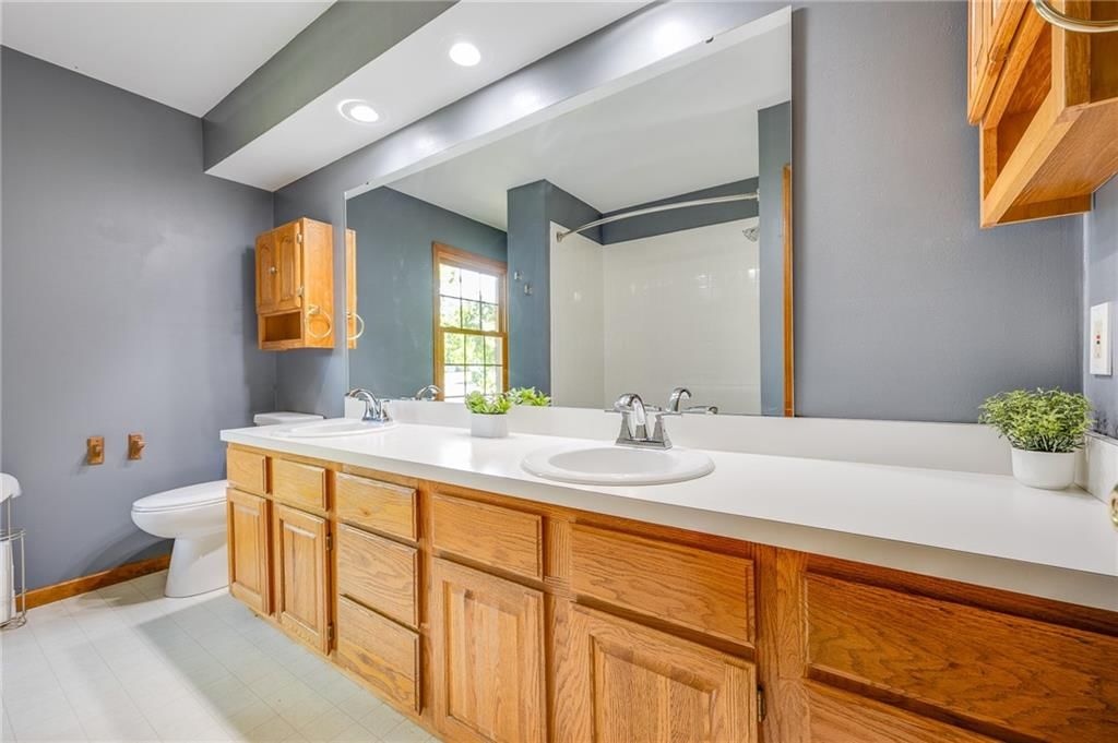 Photo 17 of 35 - 2900 Atchison Circle