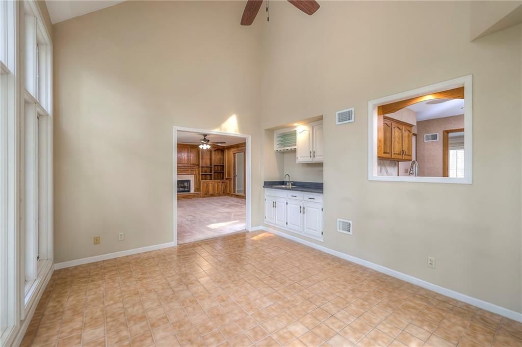 4833 W 121st Street — photo 11