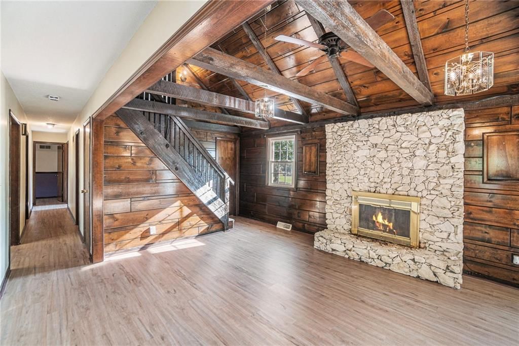 Photo 13 of 41 - 12761 Hiser Lane