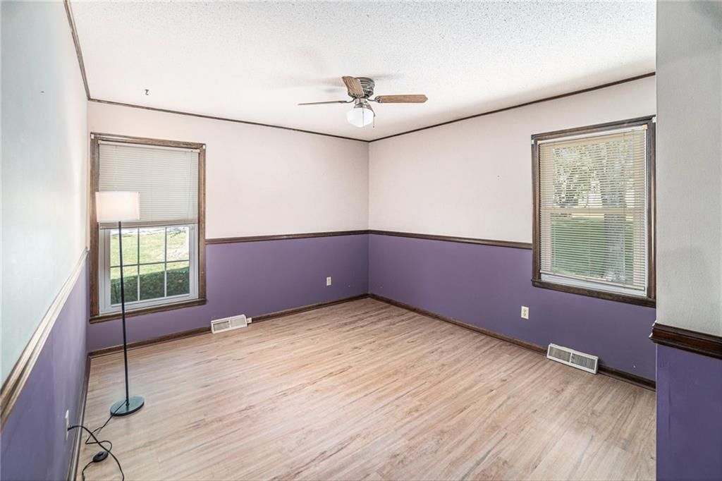Photo 15 of 41 - 12761 Hiser Lane
