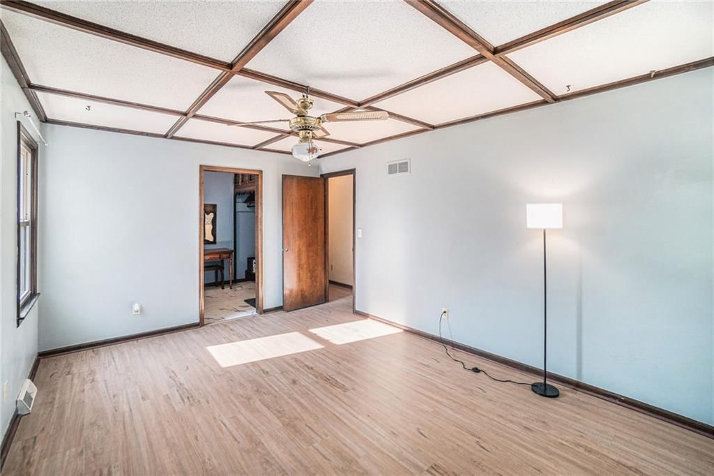 Photo 17 of 41 - 12761 Hiser Lane