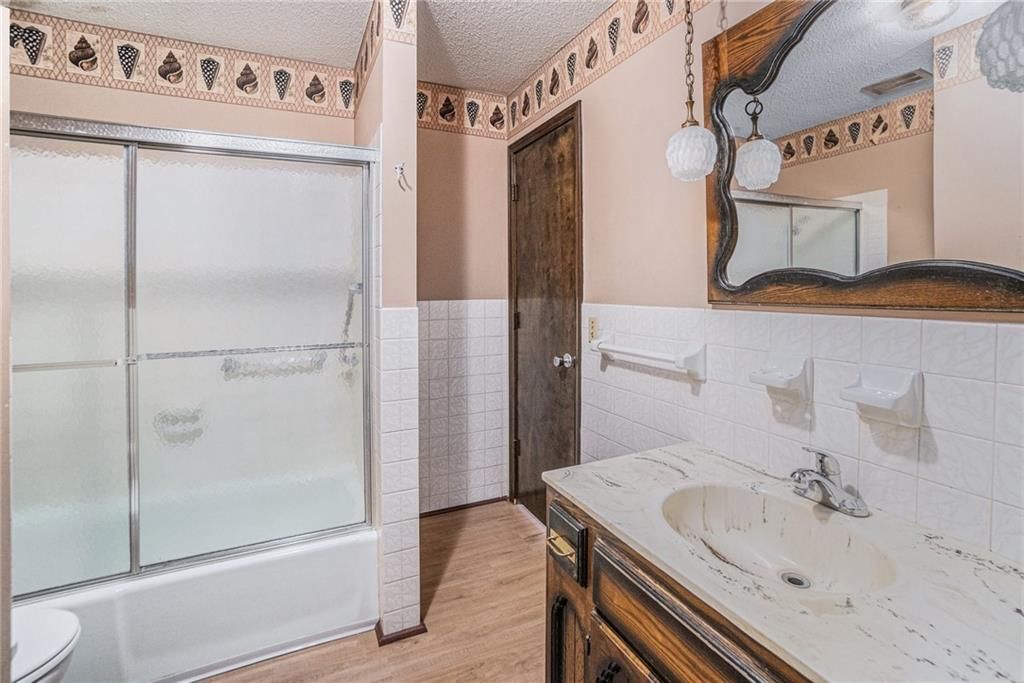 Photo 20 of 41 - 12761 Hiser Lane