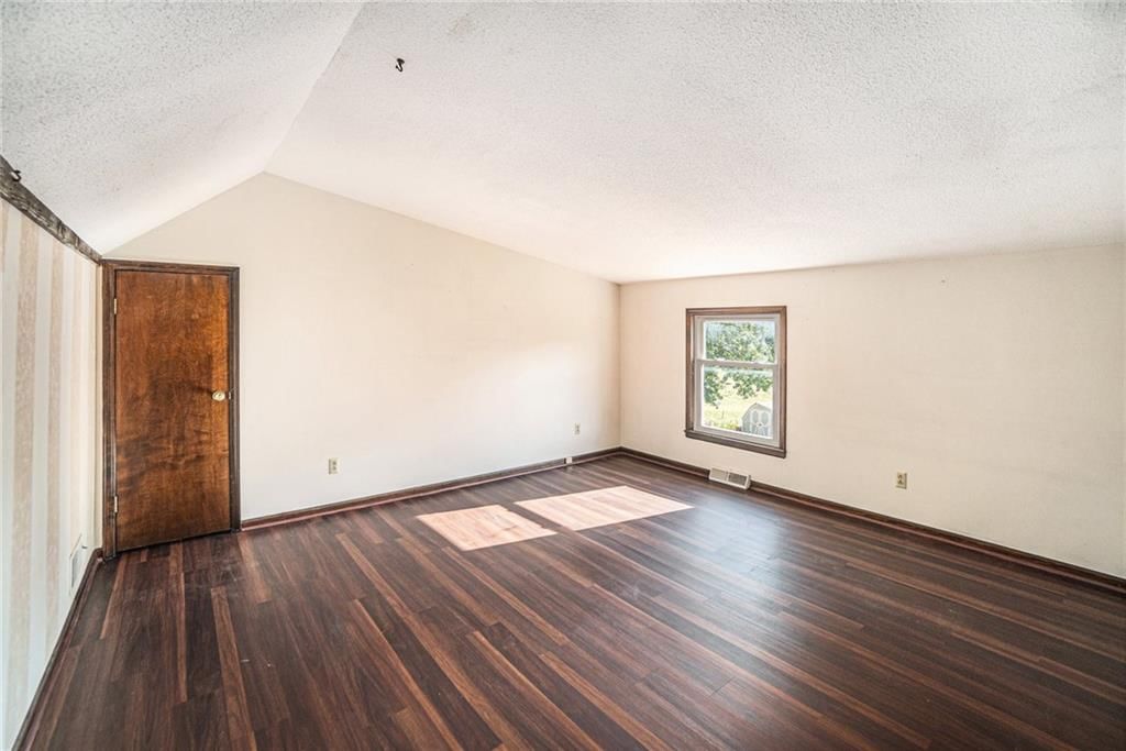Photo 21 of 41 - 12761 Hiser Lane