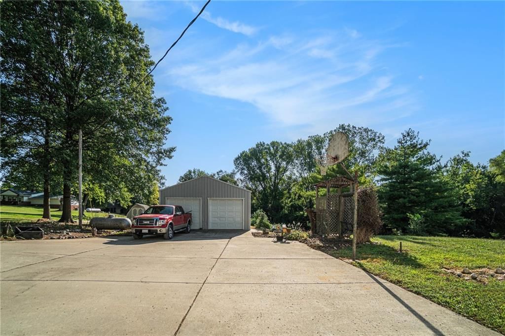 Photo 33 of 41 - 12761 Hiser Lane
