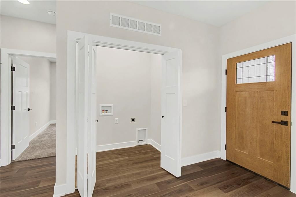 316 W 4th Street — photo 11