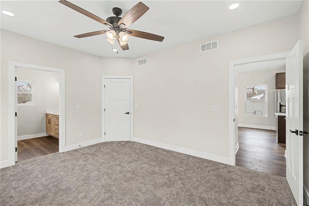 316 W 4th Street — photo 14