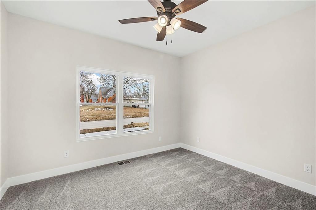 316 W 4th Street — photo 21