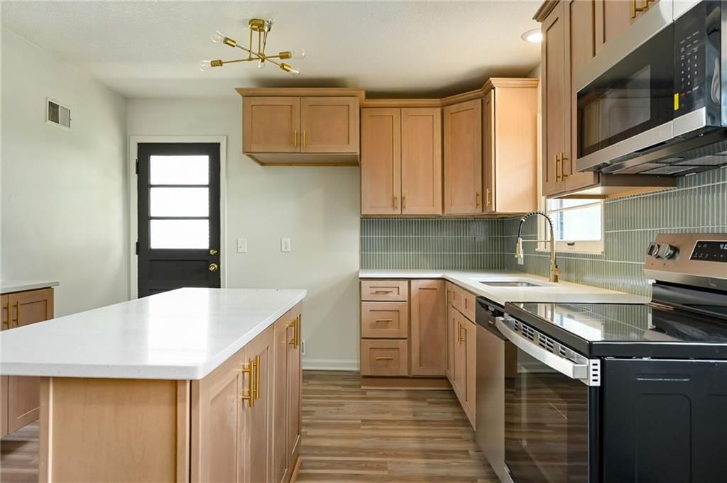 7919 Corona Avenue, Kansas City, KS