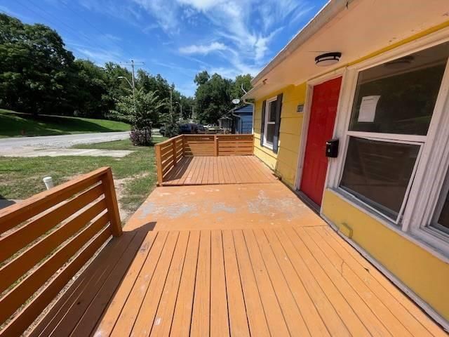 4135 Jackson Avenue — photo 2