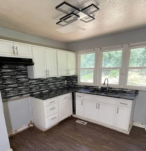 4135 Jackson Avenue — photo 10