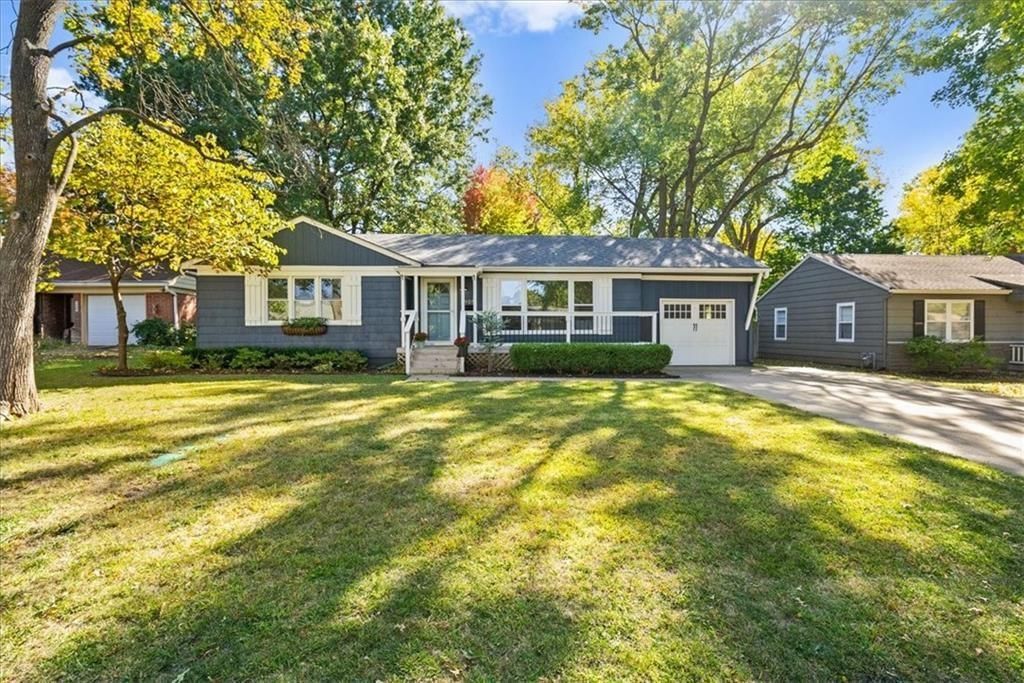 2905 W 49th Terrace, Westwood, KS