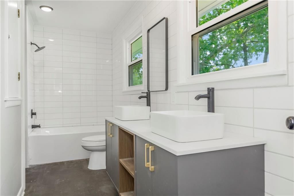 1300 NE 64Th Terrace — photo 14