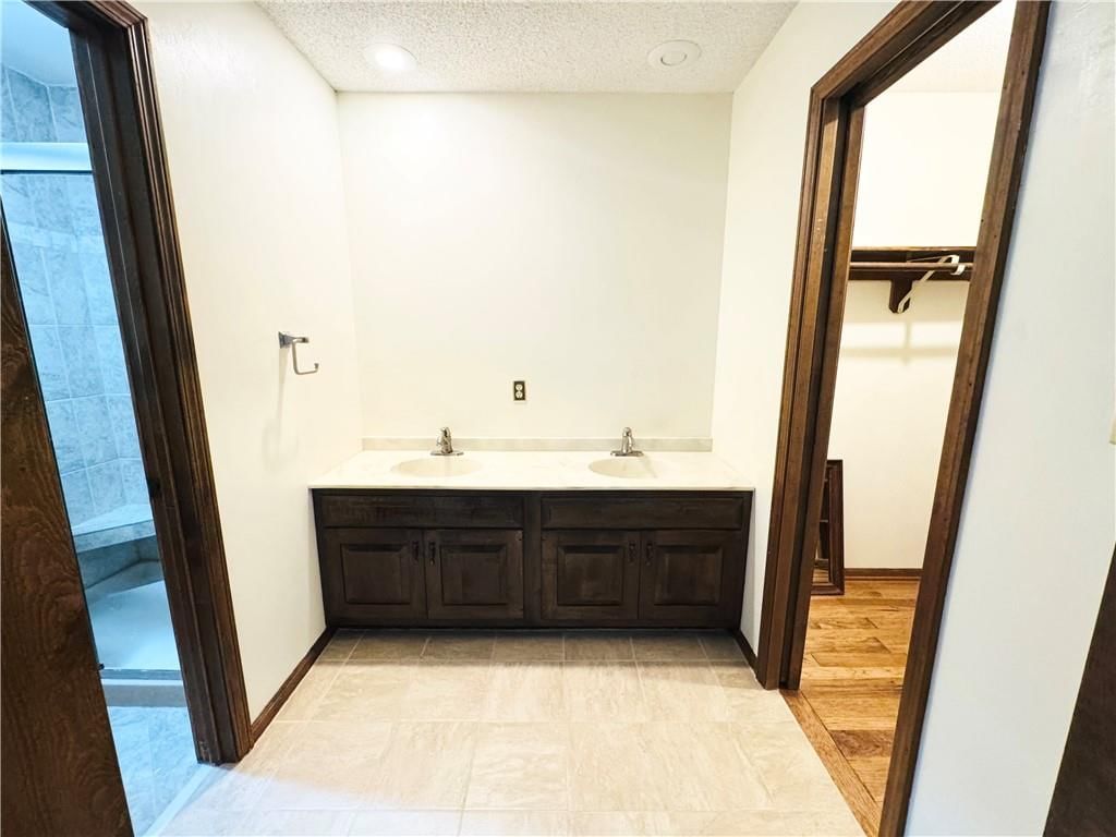 12800 locust Street — photo 8