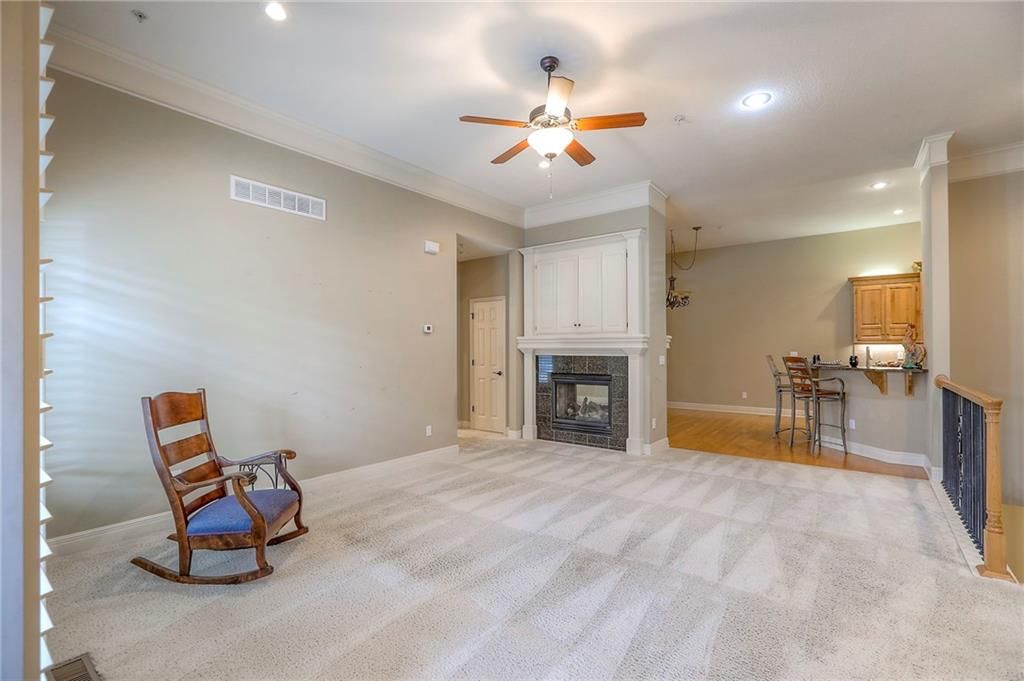 Photo 5 of 31 - 7309 Legler Street