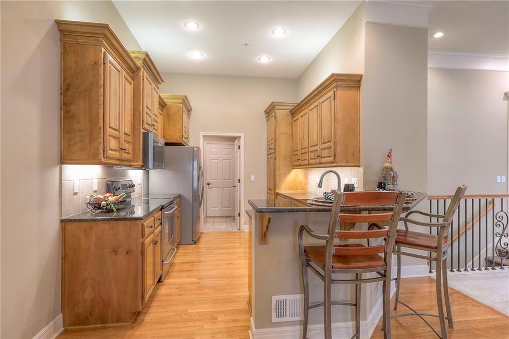 Photo 12 of 31 - 7309 Legler Street