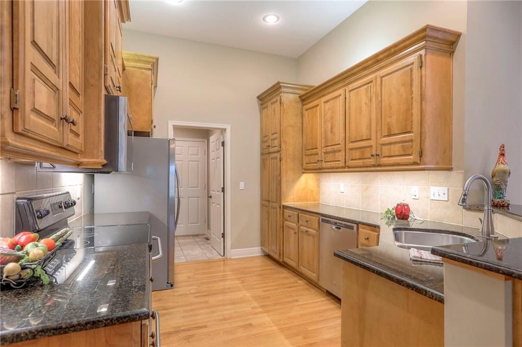 Photo 13 of 31 - 7309 Legler Street