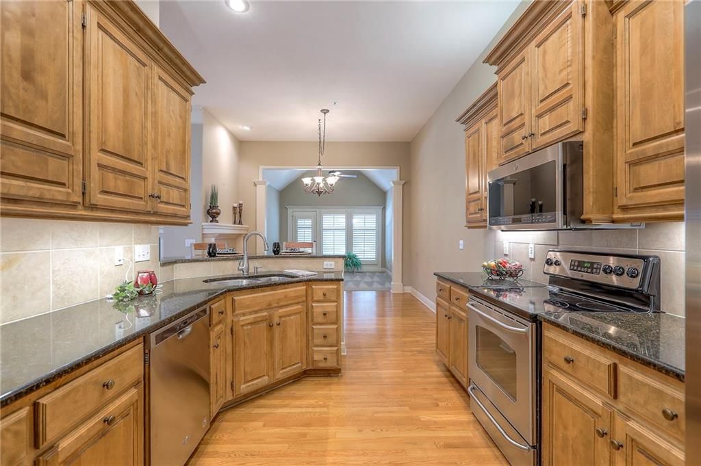 Photo 14 of 31 - 7309 Legler Street