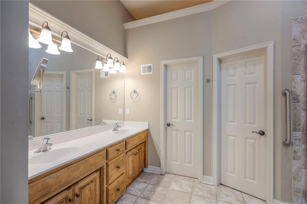 Photo 22 of 31 - 7309 Legler Street