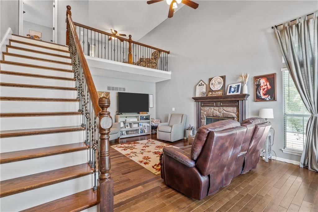 1268 N Lucy Montgomery Way — photo 2