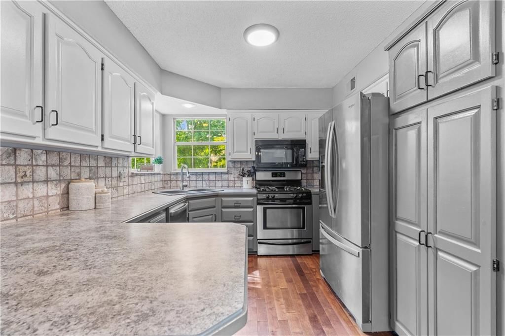 1268 N Lucy Montgomery Way — photo 7
