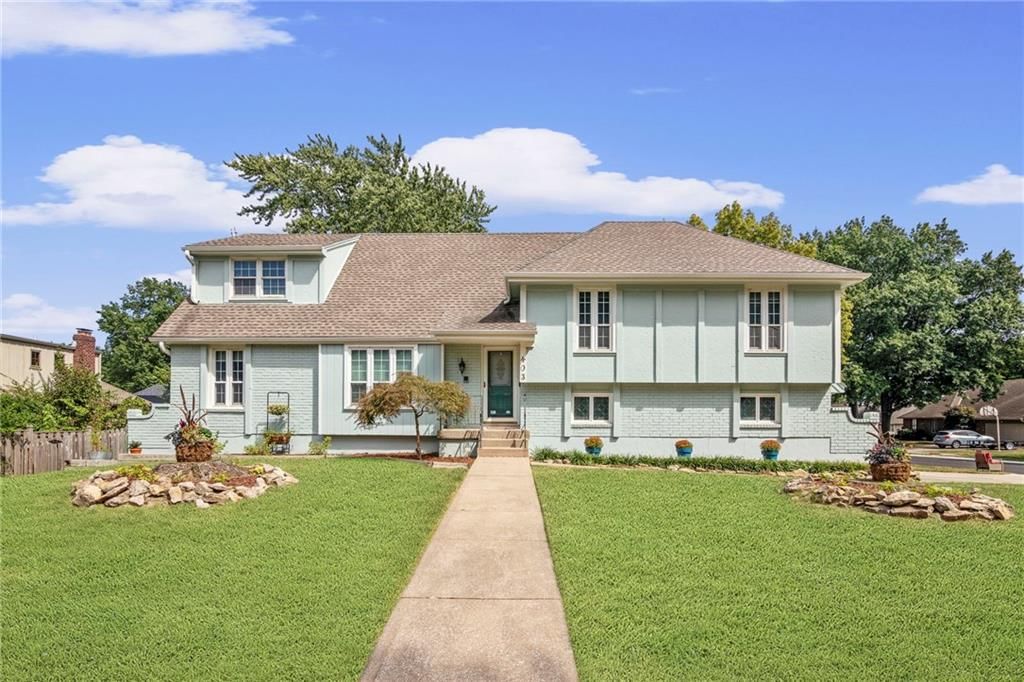 403 SE Richardson Place, Lee's Summit, MO