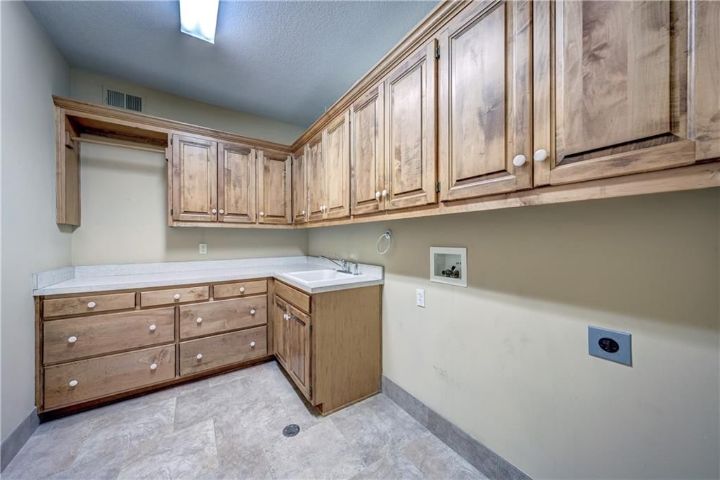 4704 W 152nd Street — photo 25