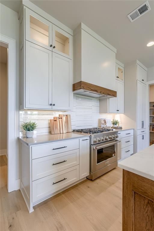 13749 Pembroke Lane — photo 32