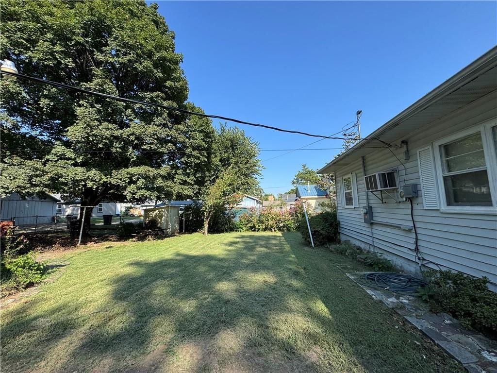 208 W 19th N/A — photo 22