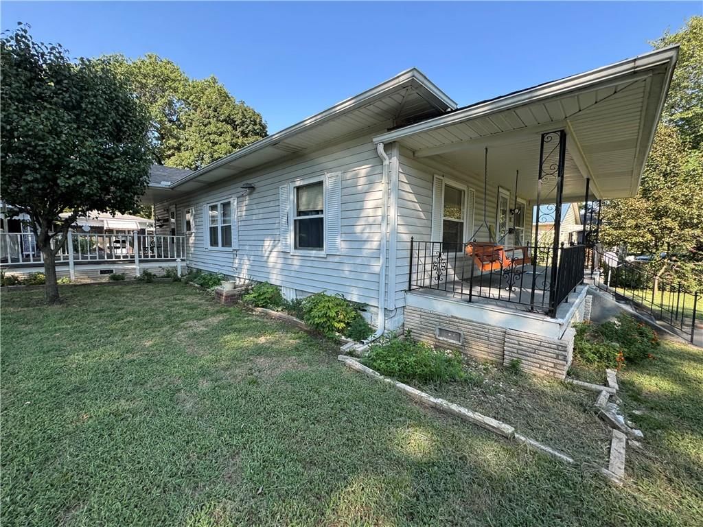 208 W 19th N/A — photo 27