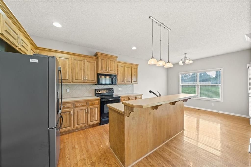 Photo 6 of 25 - 1901 Sequoia Drive