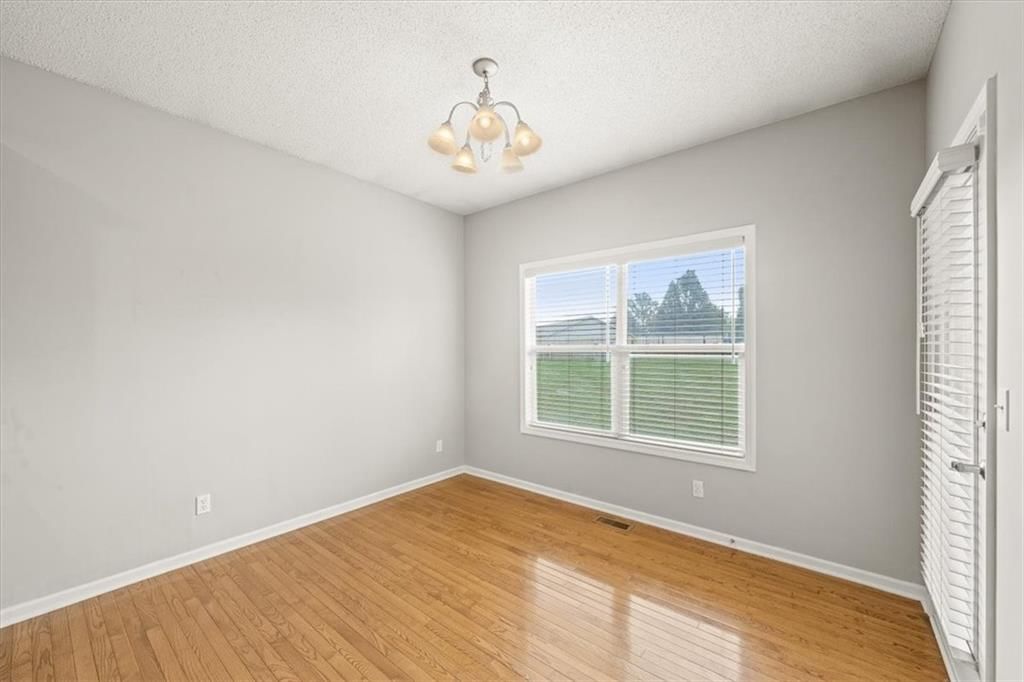 Photo 12 of 25 - 1901 Sequoia Drive