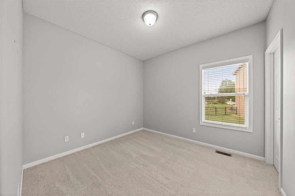 Photo 17 of 25 - 1901 Sequoia Drive