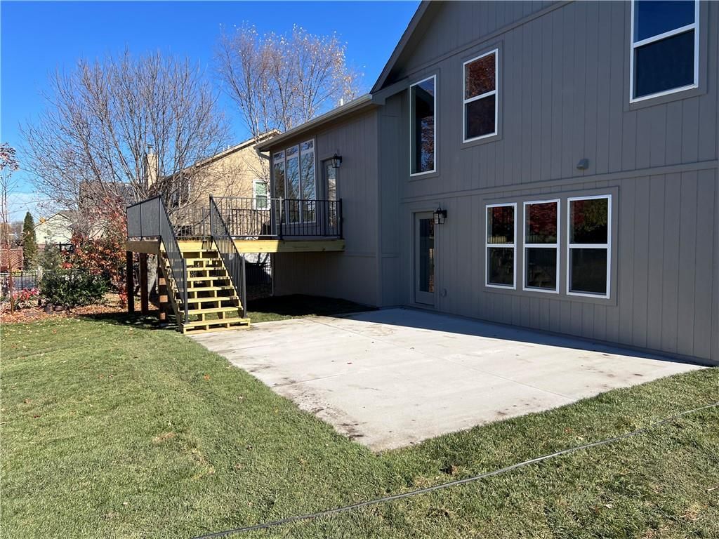 989 Sicklebar Drive — photo 2