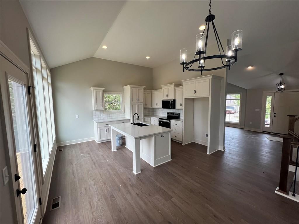 989 Sicklebar Drive — photo 5