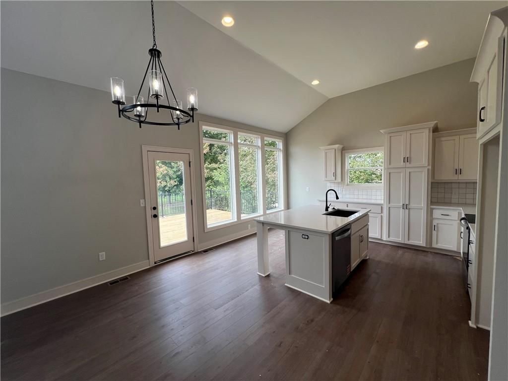 989 Sicklebar Drive — photo 6