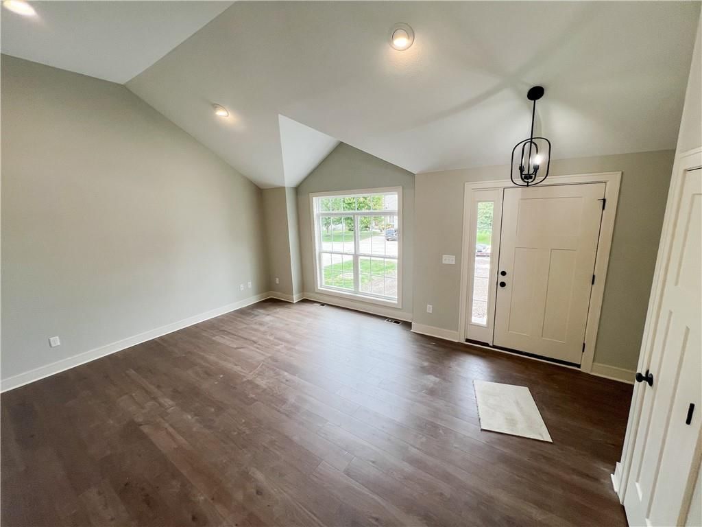 989 Sicklebar Drive — photo 7