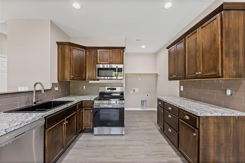 628 Monroe Street — photo 12