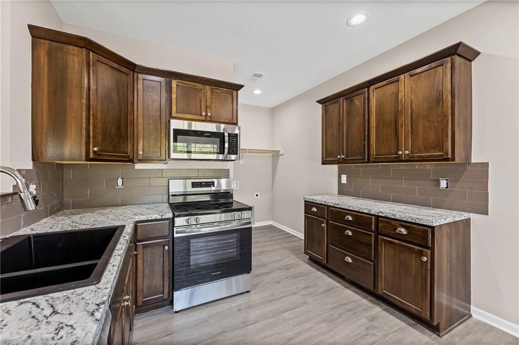 628 Monroe Street — photo 13