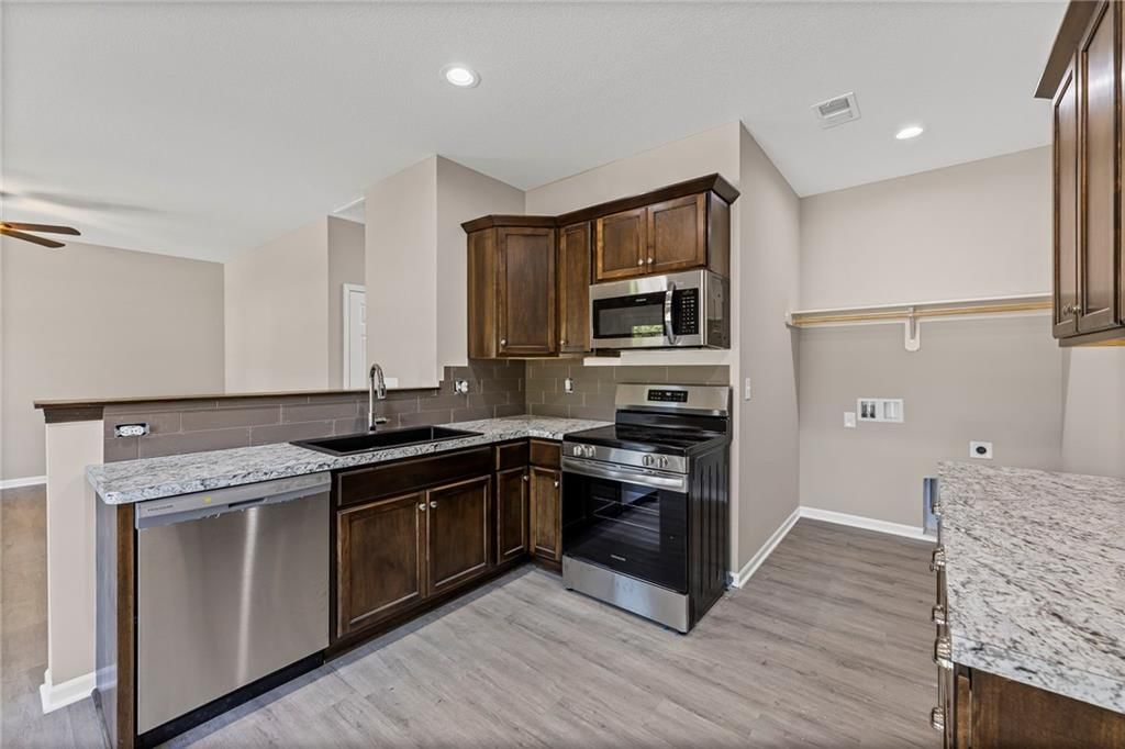 628 Monroe Street — photo 14