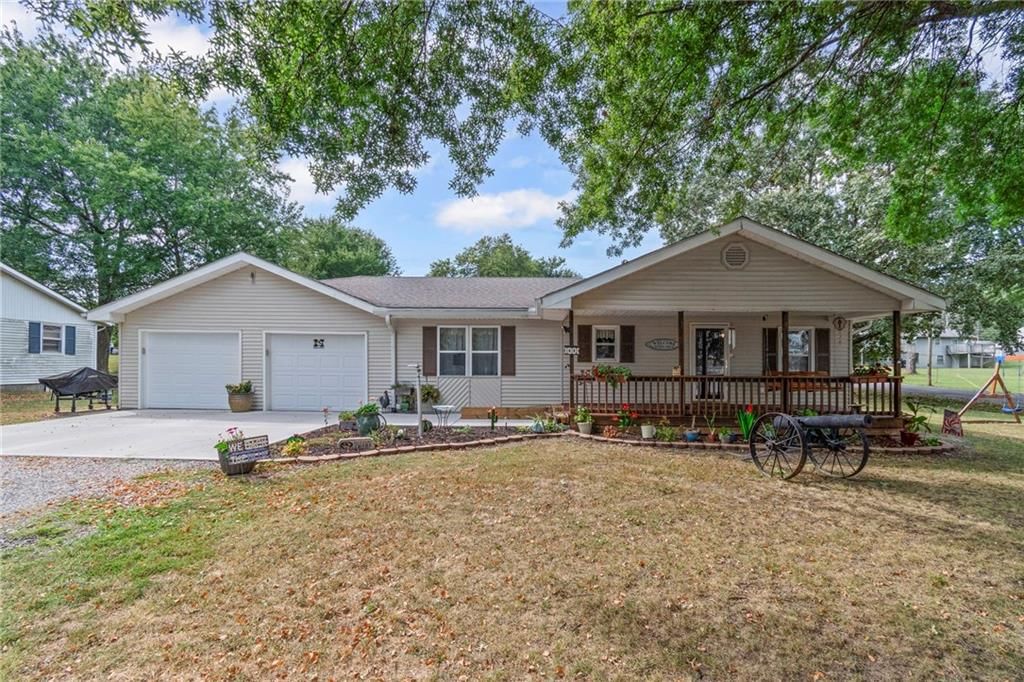 102 S East Street, Cameron, MO