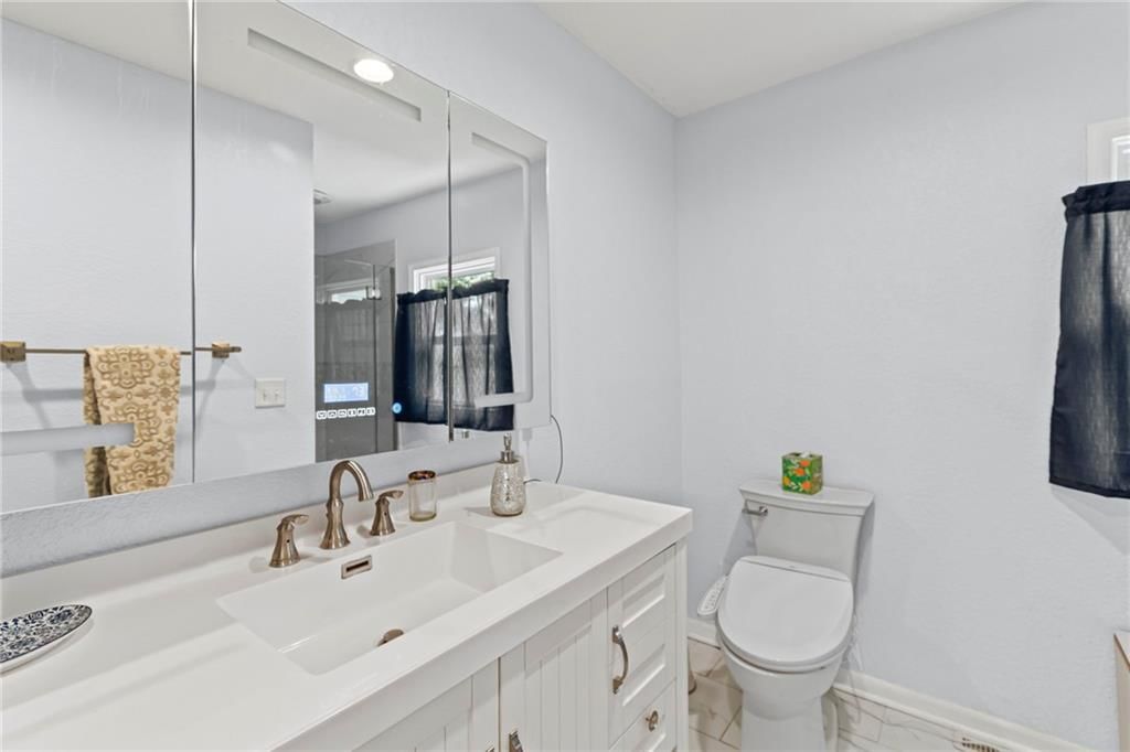 102 S East Street — photo 14
