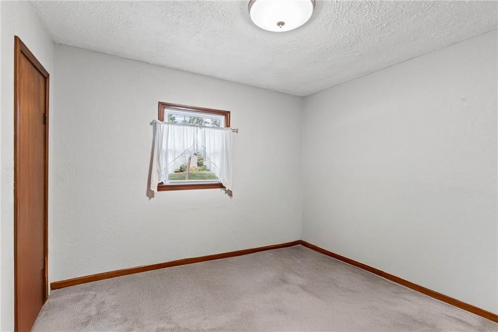 102 S East Street — photo 16