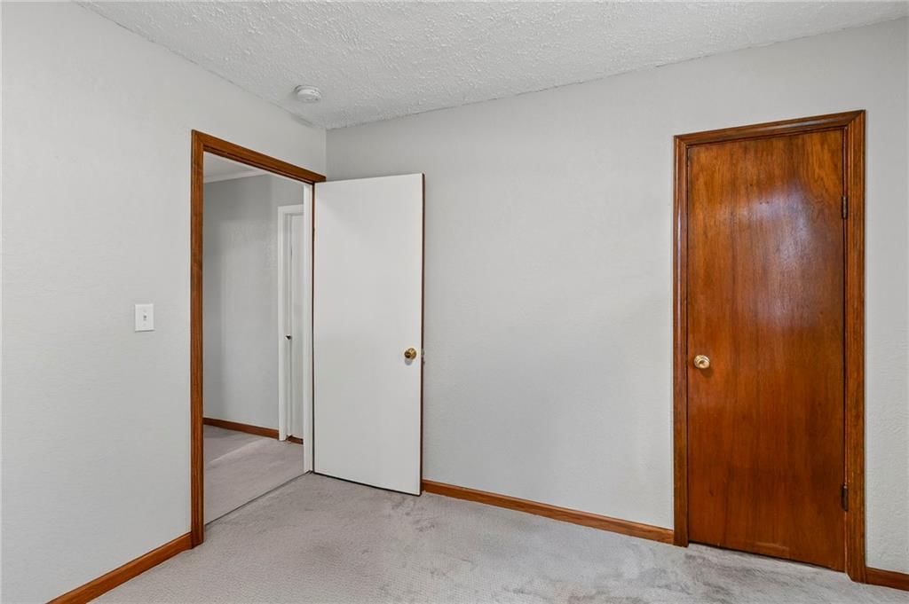 102 S East Street — photo 17