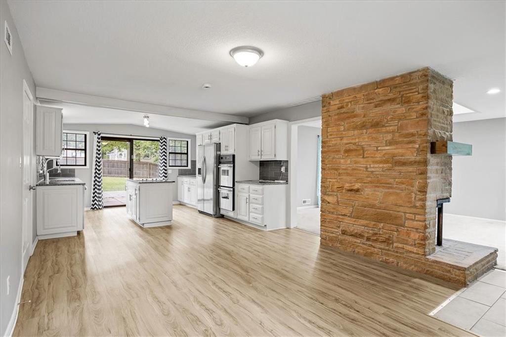 630 NE 41st Terrace — photo 5