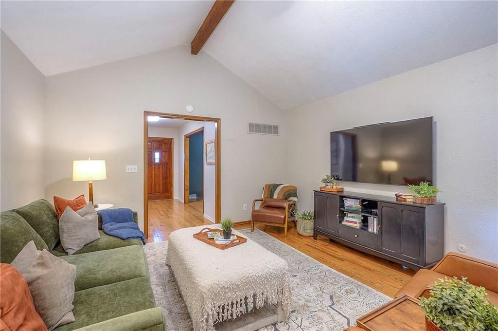 Photo 6 of 44 - 607 NE Birchwood Drive
