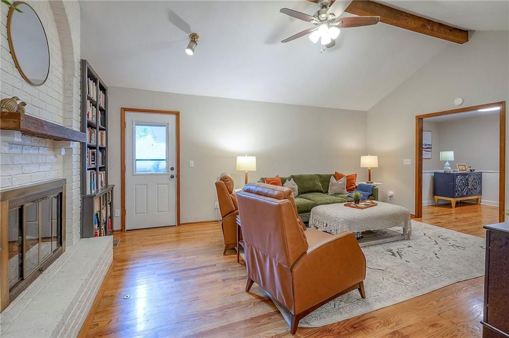 Photo 7 of 44 - 607 NE Birchwood Drive