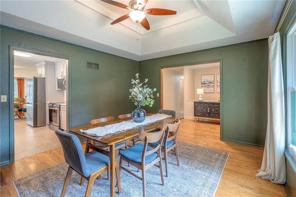 Photo 12 of 44 - 607 NE Birchwood Drive